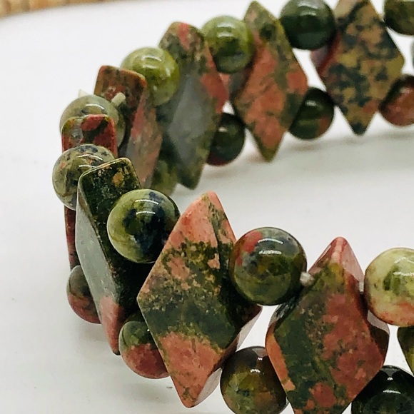 Vintage Heishi Fetish Animal Necklace & Unakite Bracelet - Picture 6 of 16